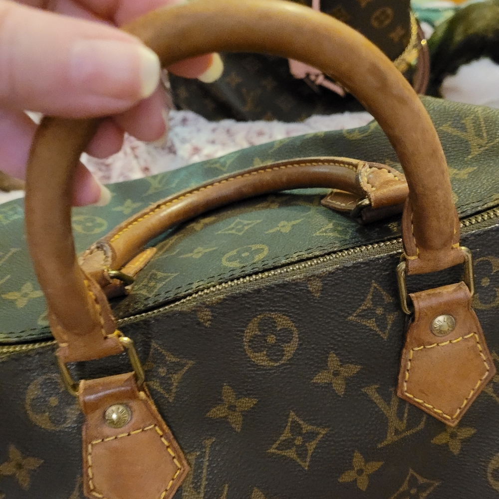 EMT Louis Vuitton vintage speedy 30 all LV ❤️s should have one - Picture 3 of 16
